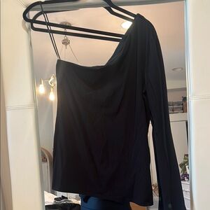 Chic Black One-Shoulder Top